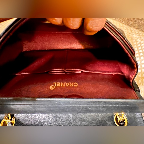 Chanel Medium Black lambskin Classic double Flap bag . Vintage. Gold hardware - Picture 8 of 9